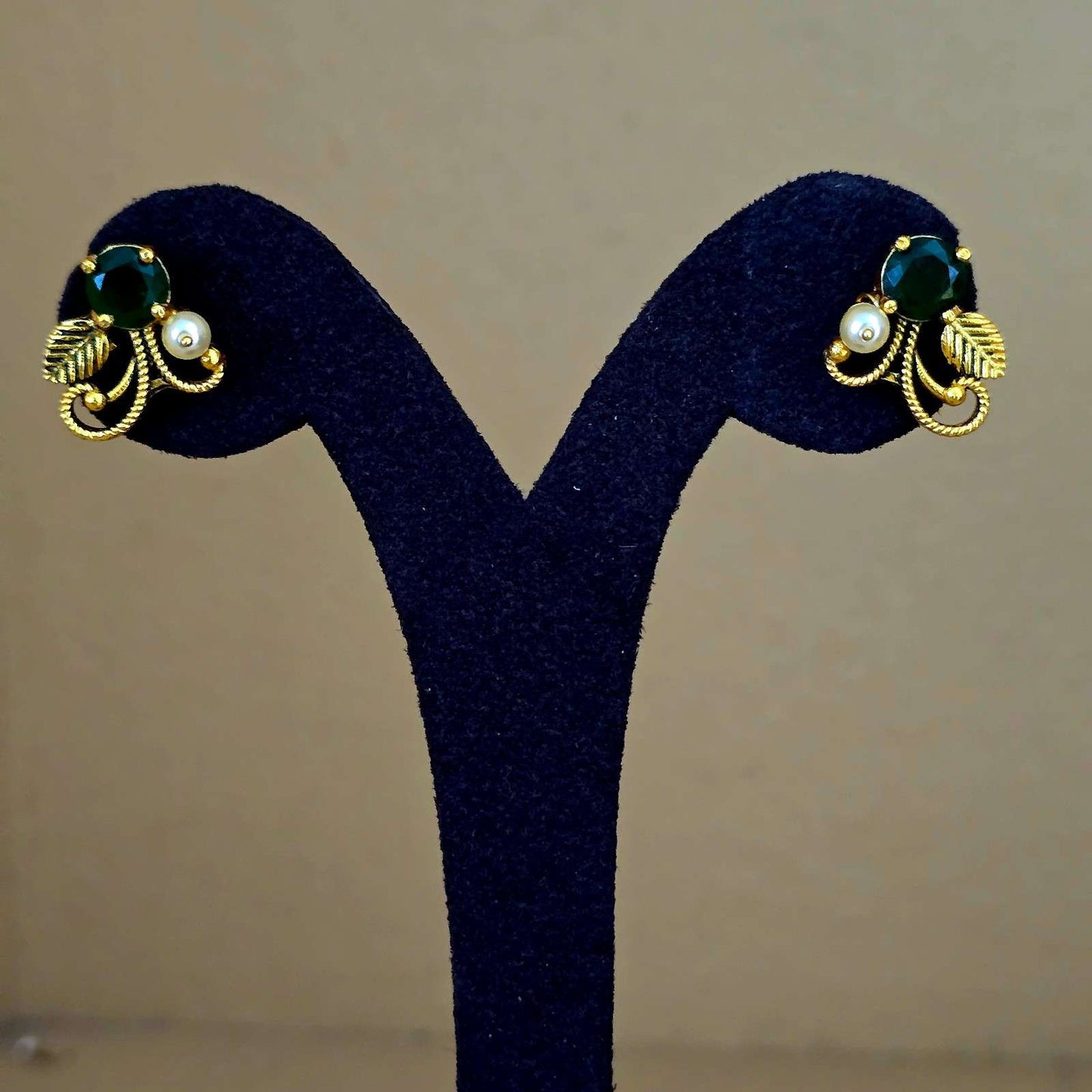 Green Stone Leaflet Necklace Set