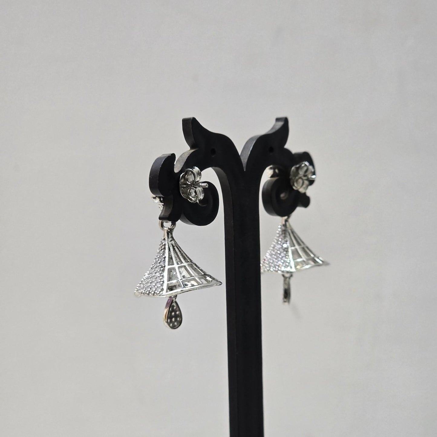 Queen’s Heart Jhumkas