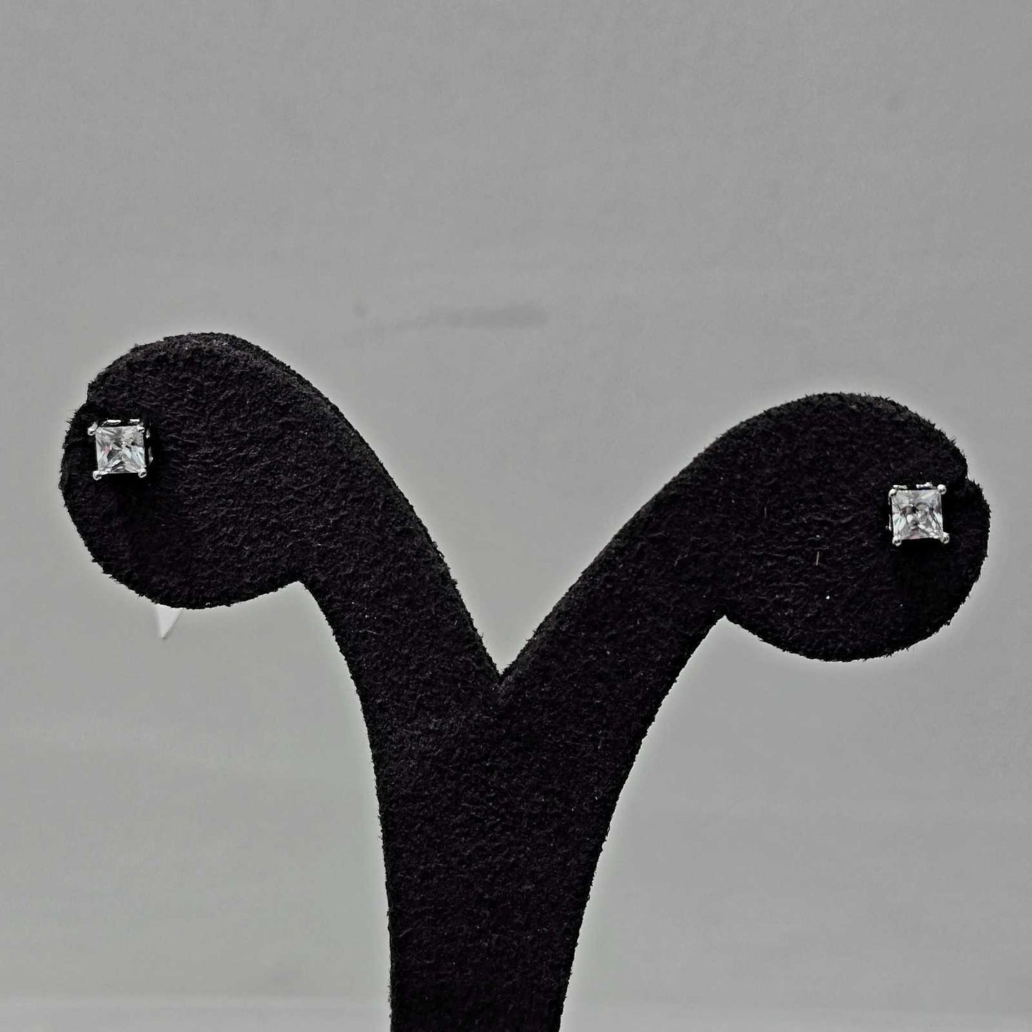 Solitaire Square Studs
