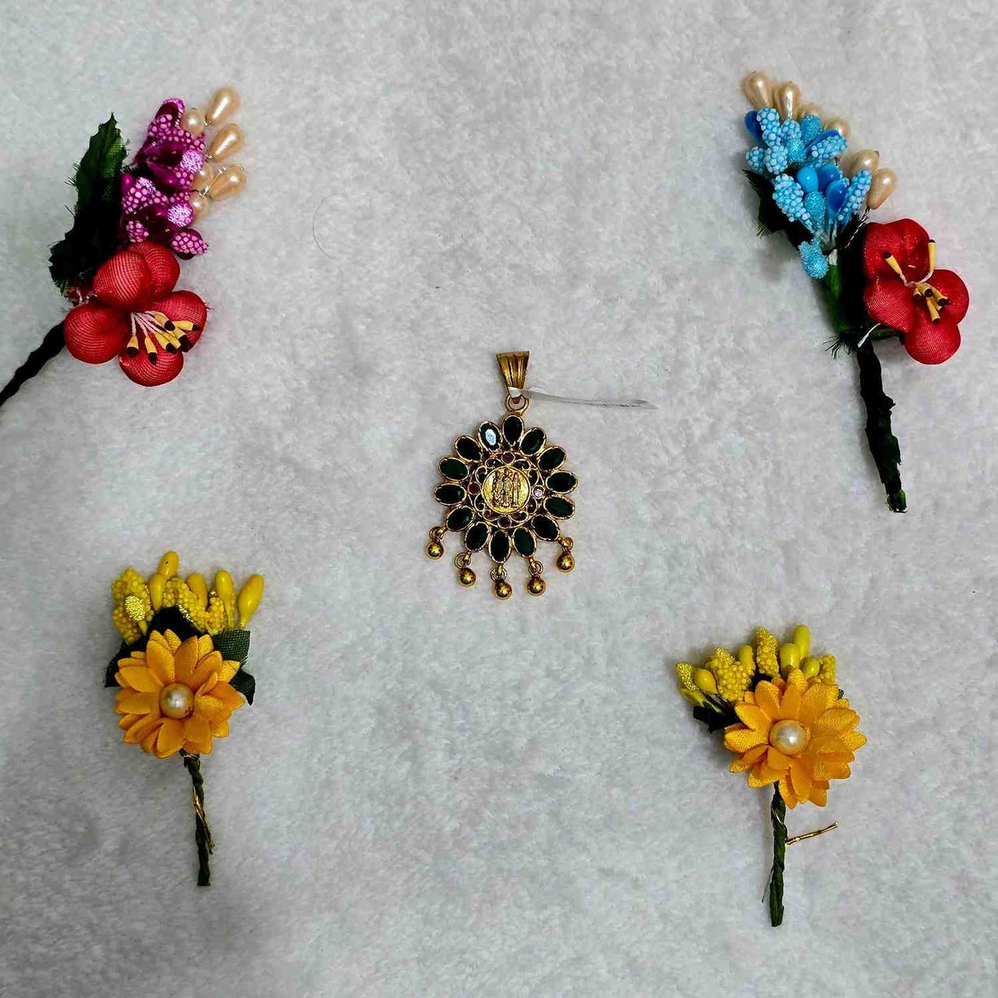 Amrapali Sunflower Charm