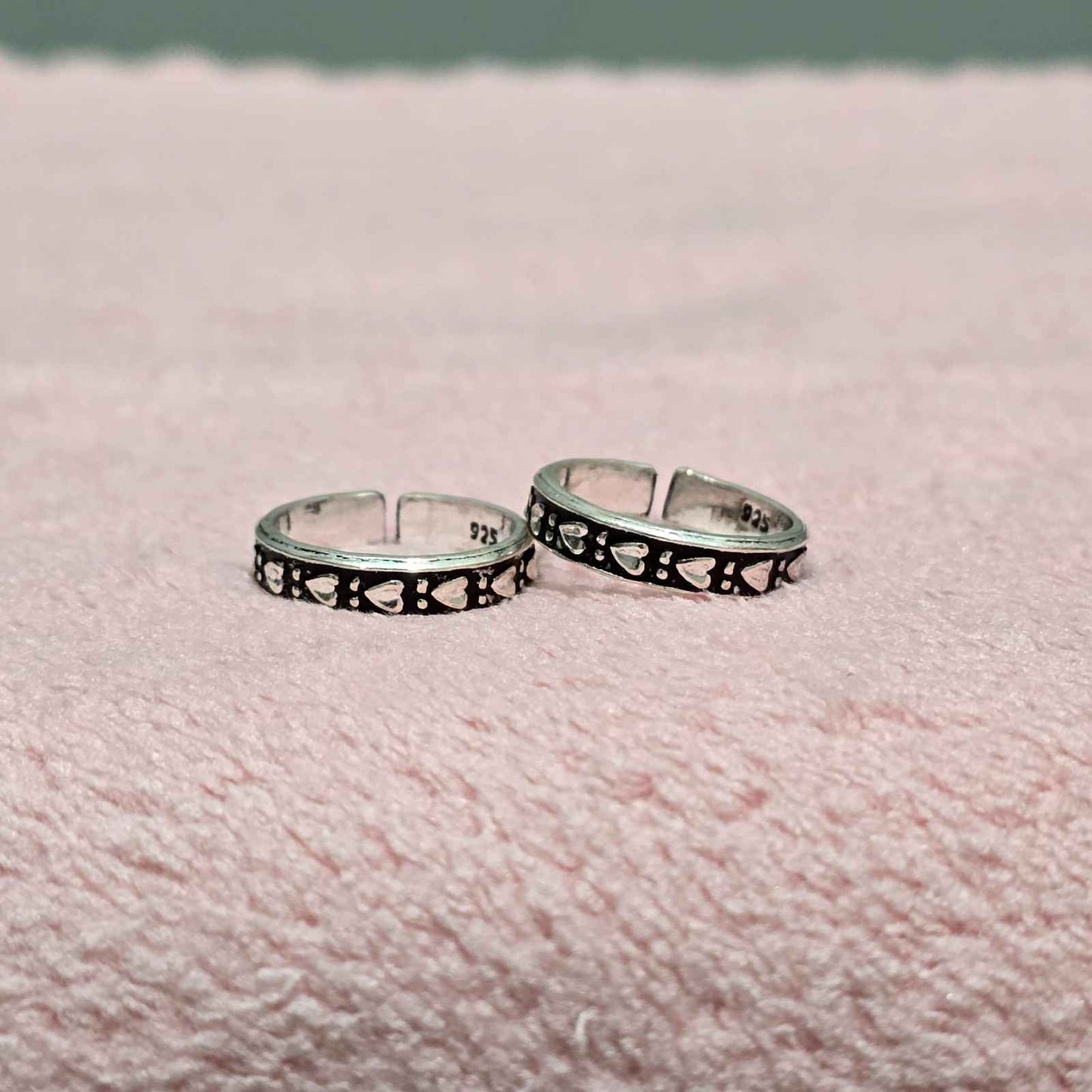 Heartbeat Toe Ring