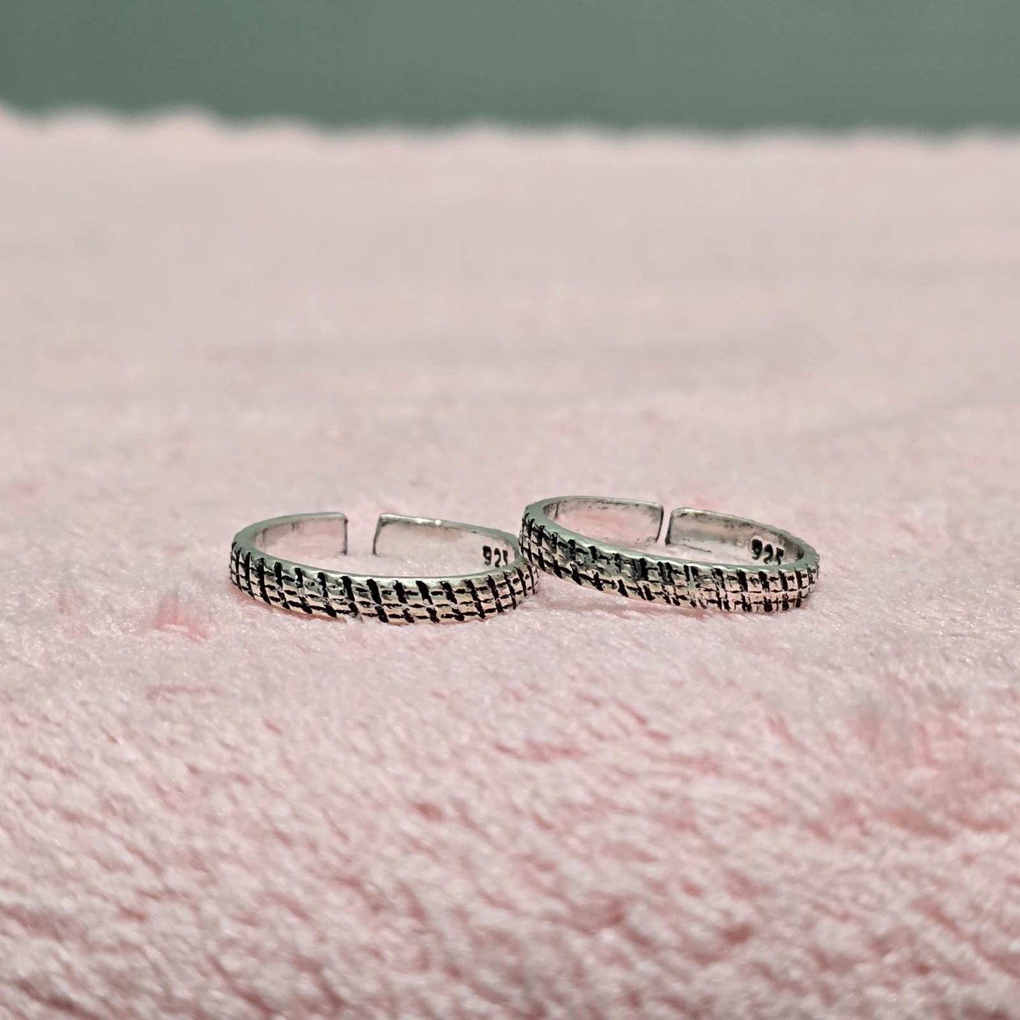 Silver Grid Toe Rings