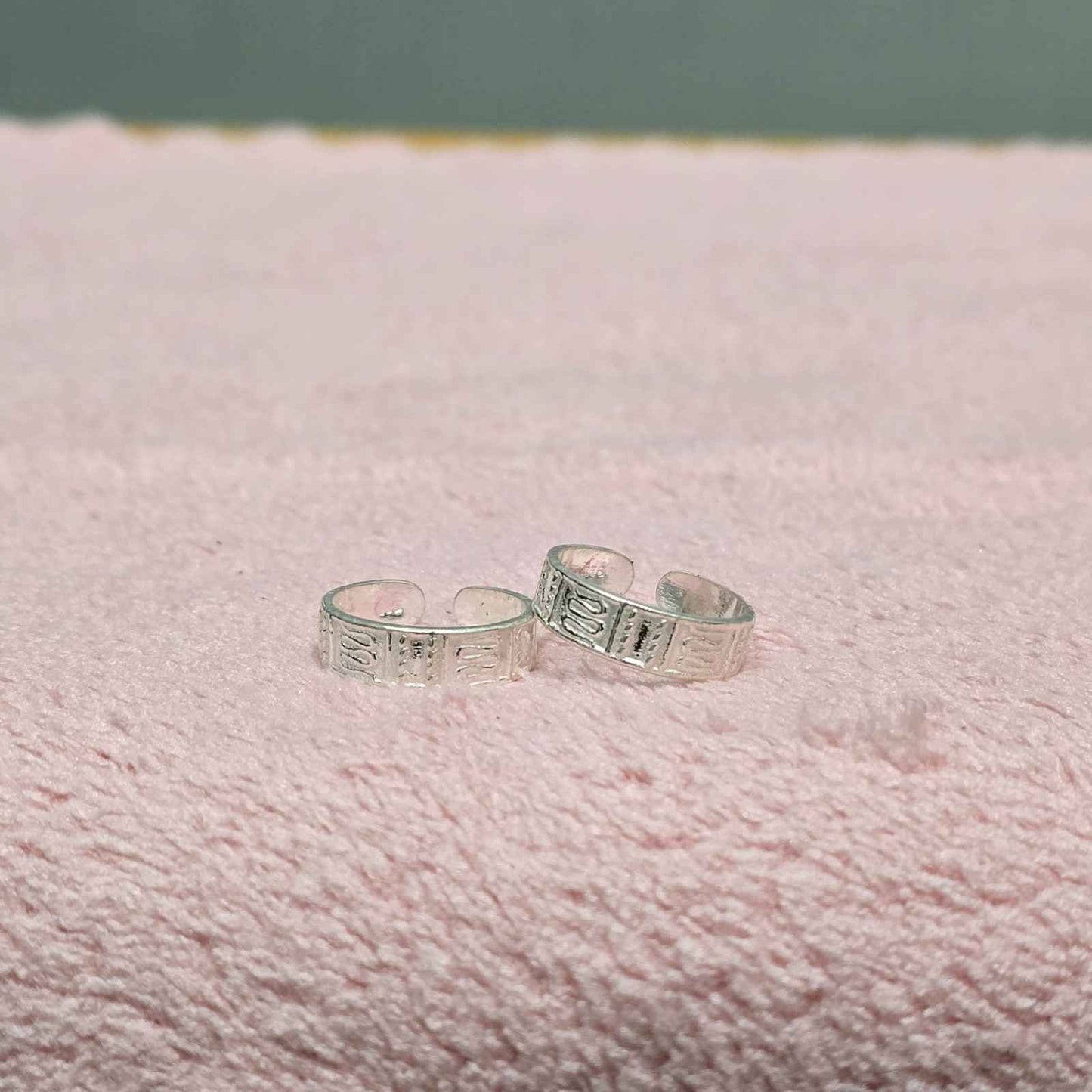 Eternal Shine Toe Rings