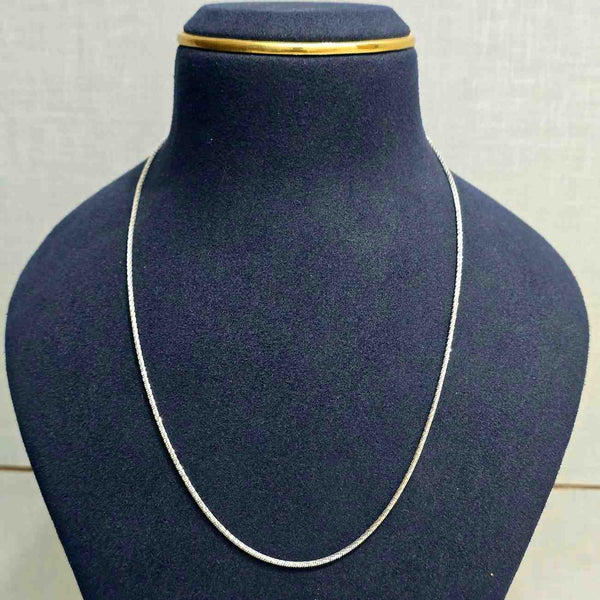 Minimal Silver Chains