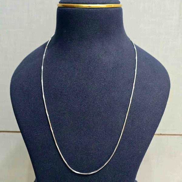 Nitya Plain Silver Chain