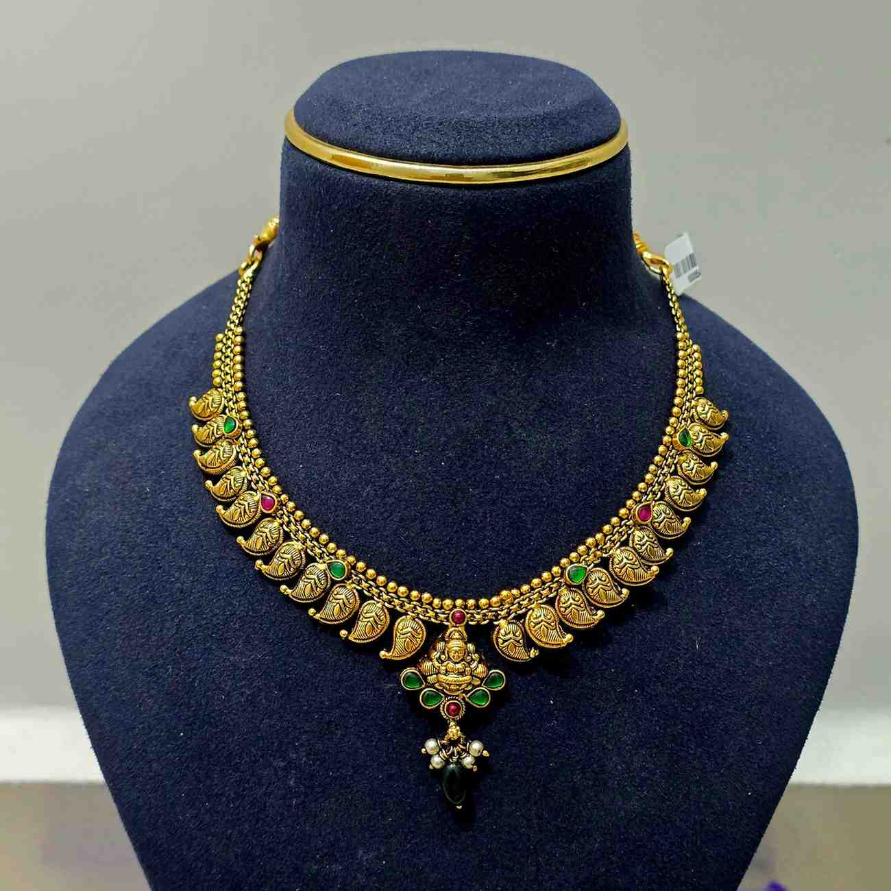 Swarnika Leaf Necklace
