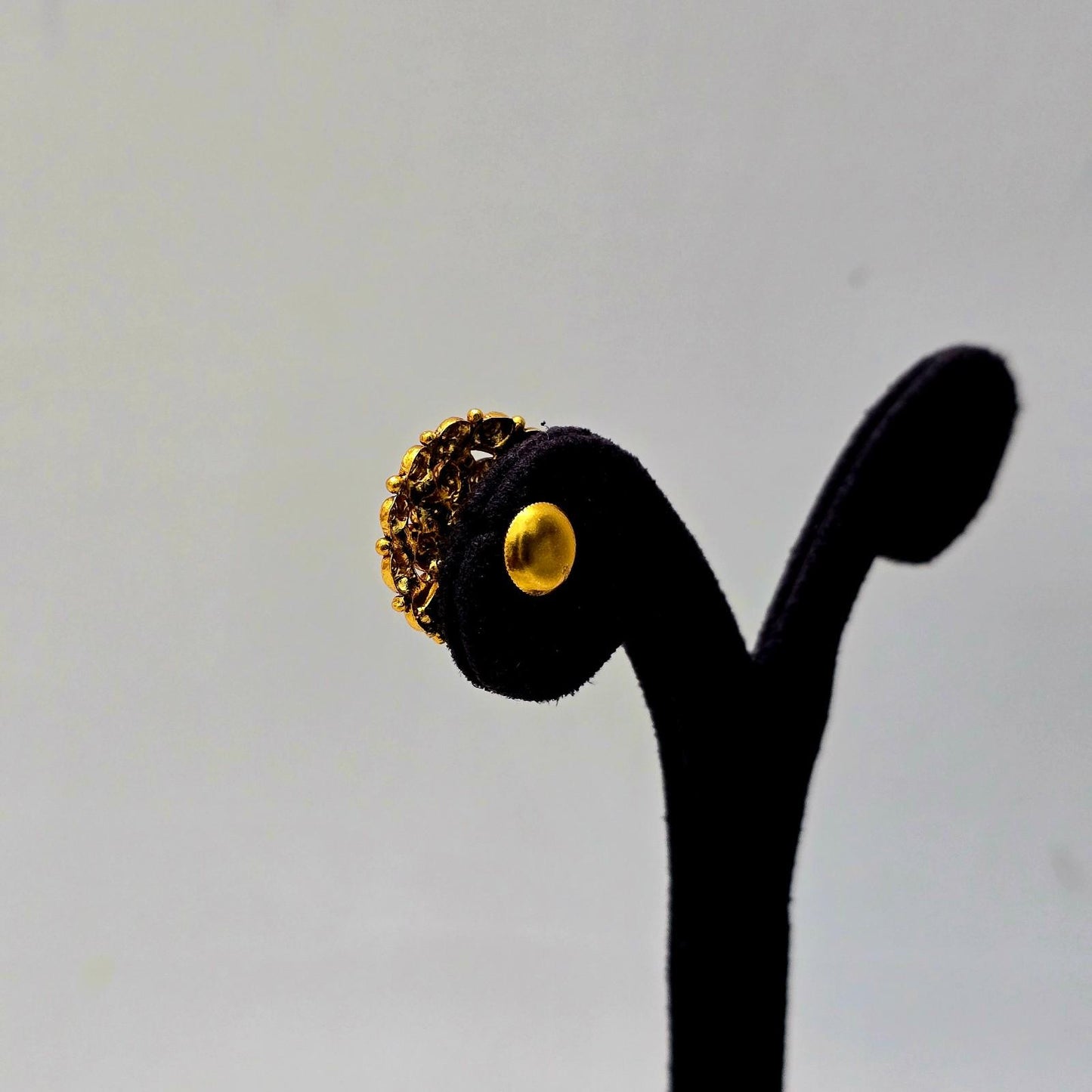 Aavarna Studs