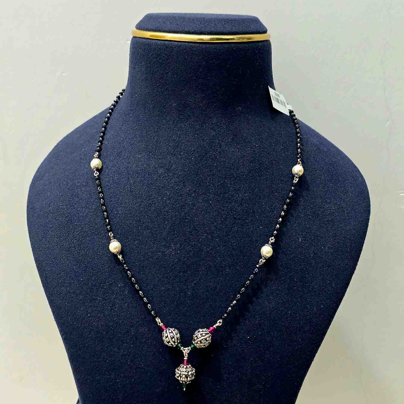 Rivya Black Beads