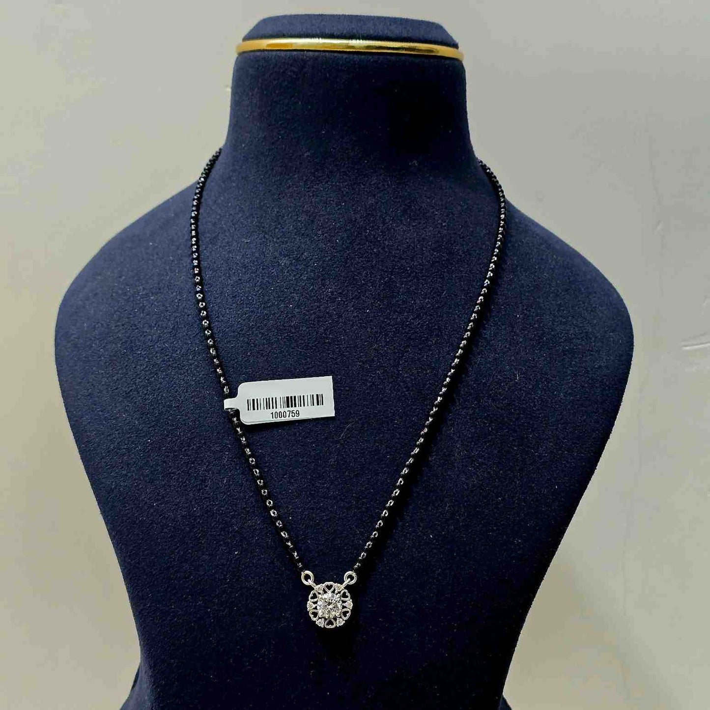 Esha Solitaire Chain