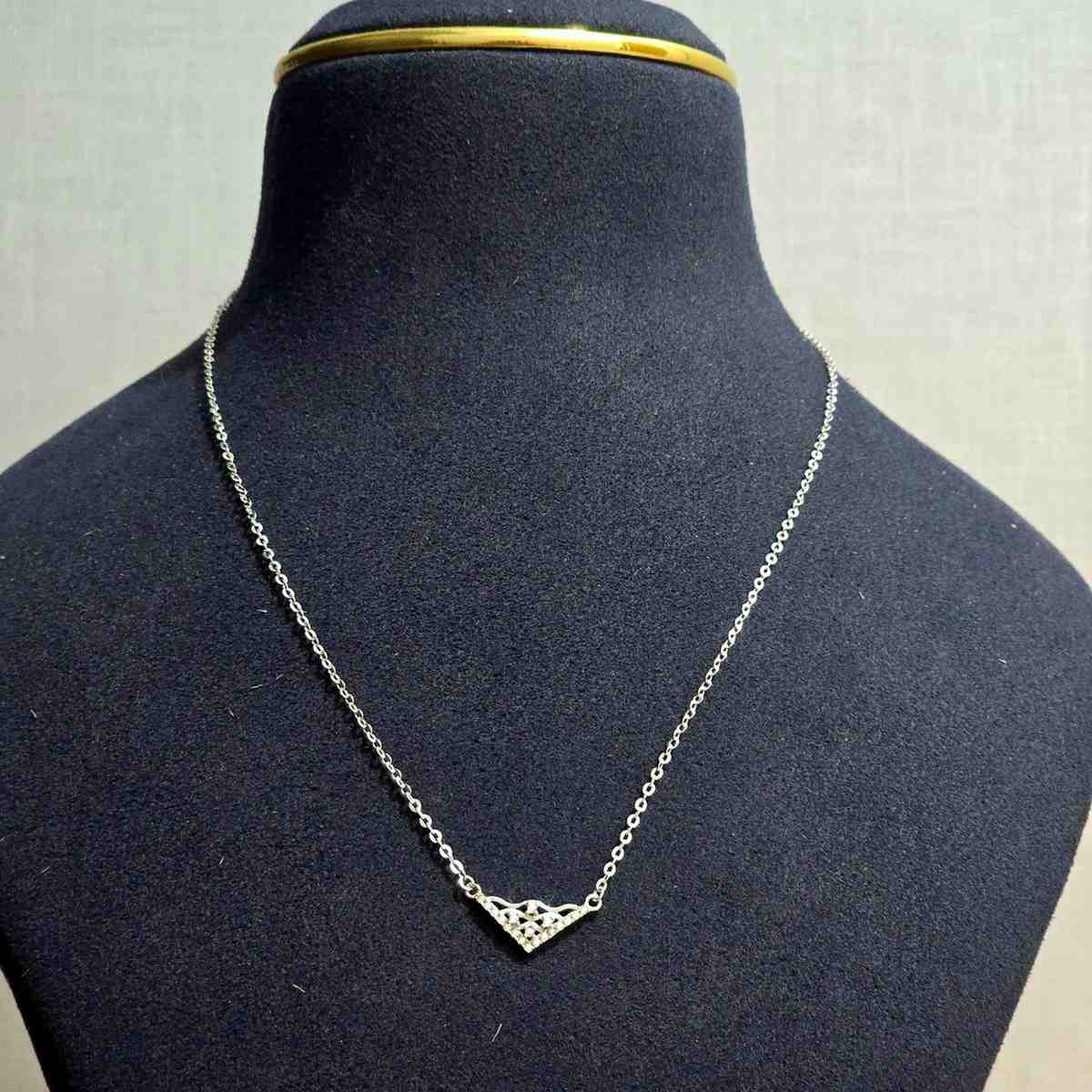V-Grace Pendant Chain