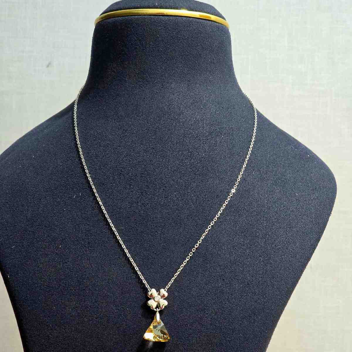 Amber Triangle Chain