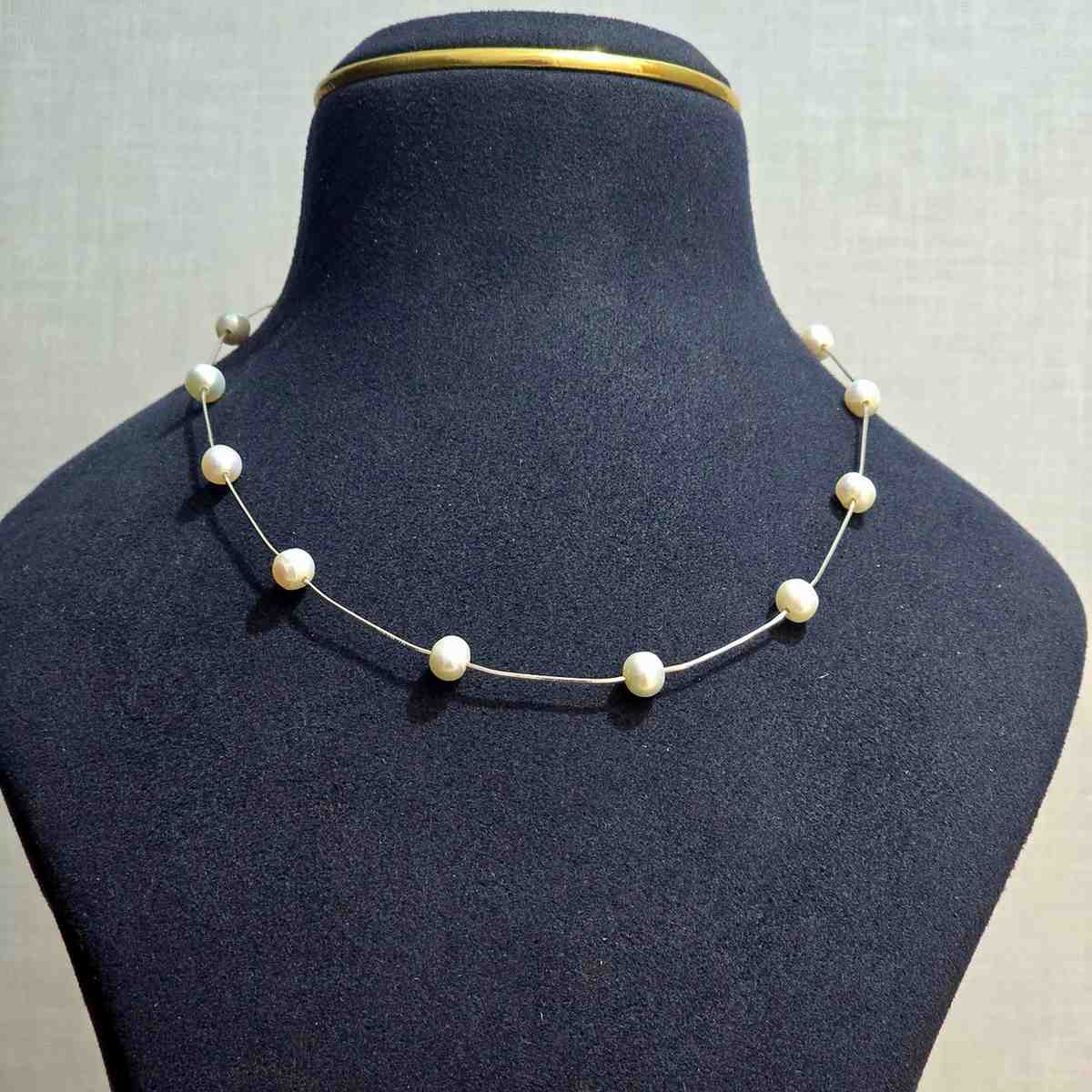 Moon Drop Pearl Chain