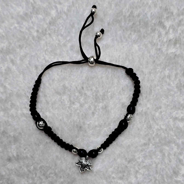 Elegant Leaf Charm Thread