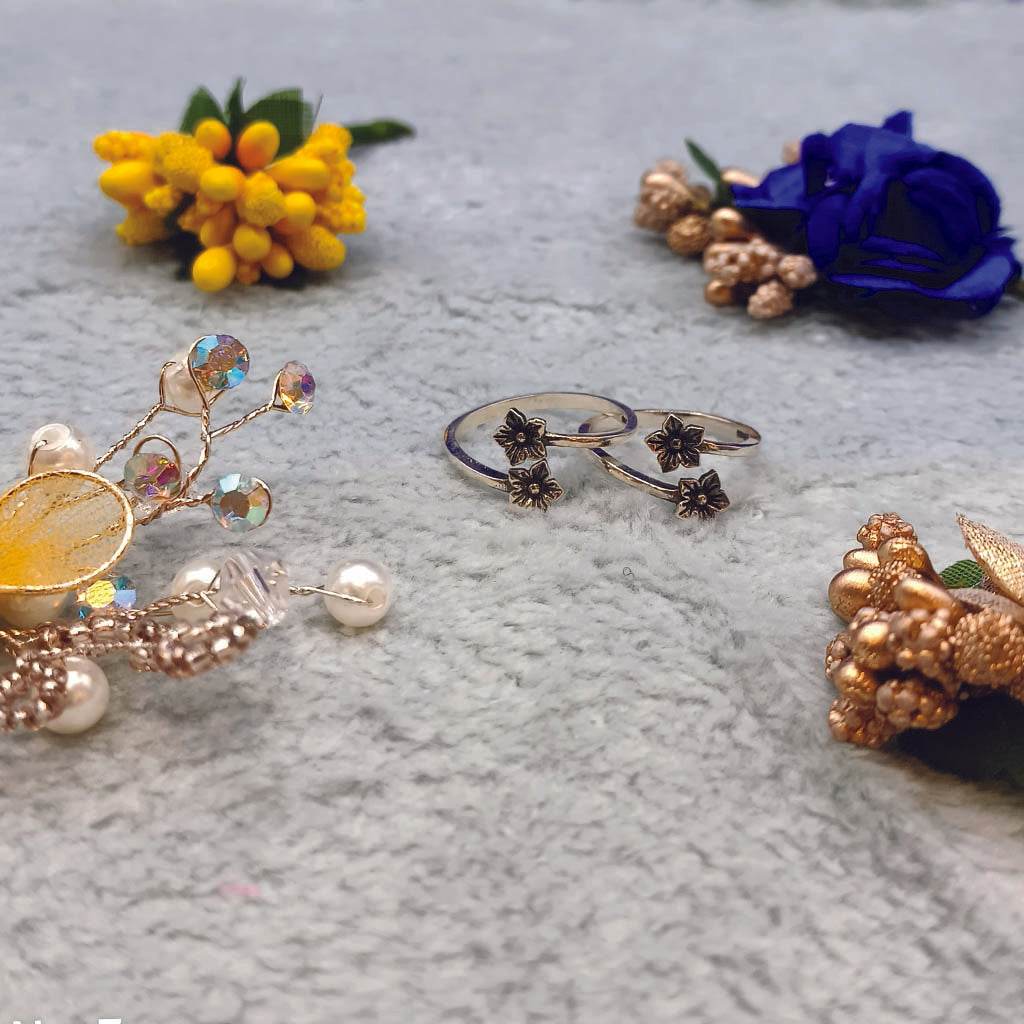 Duo Flower Toerings - Mayuri Silver House