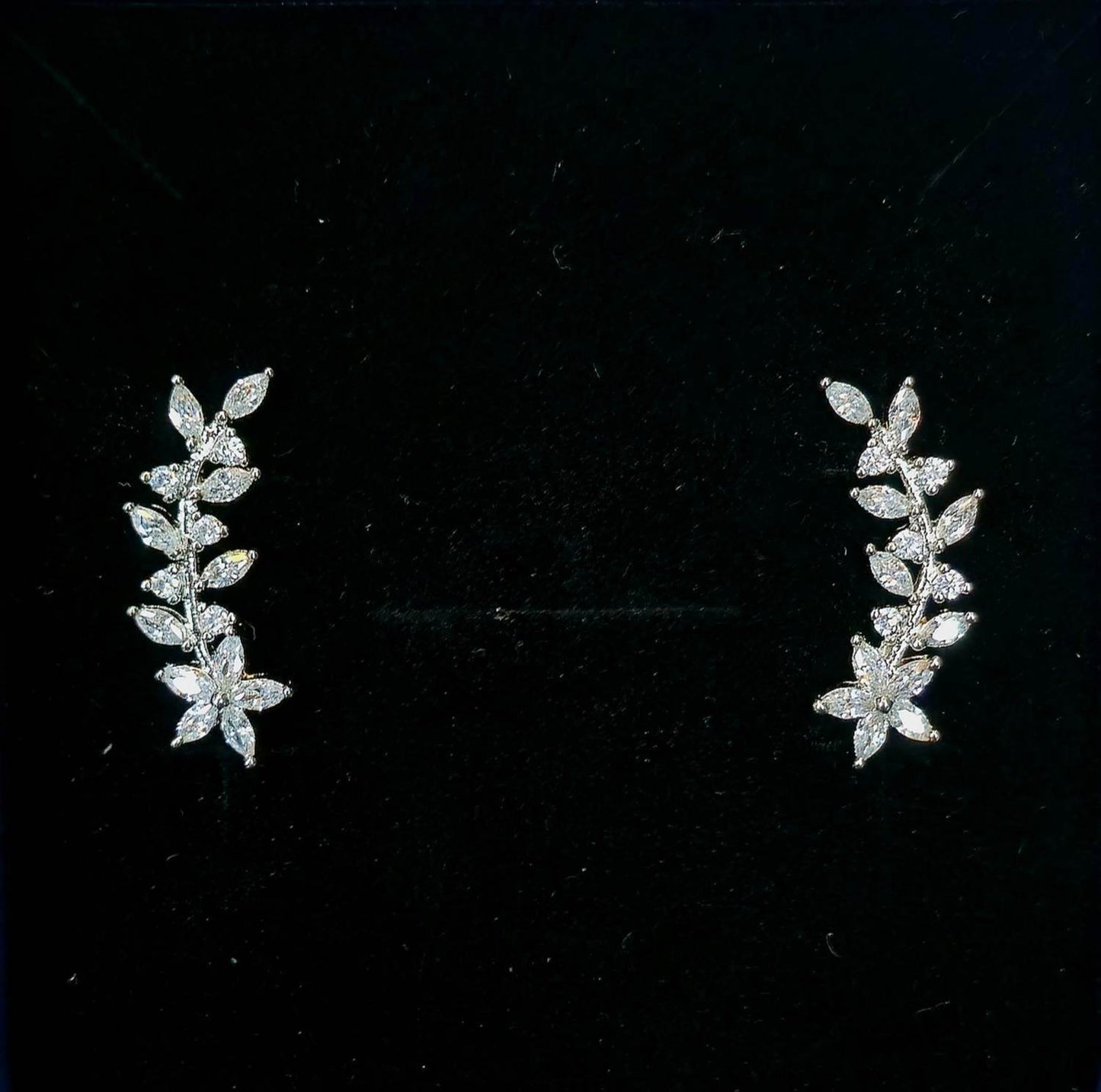 Flower Bunch Leaf Earcuffs - Mayuri Silver House