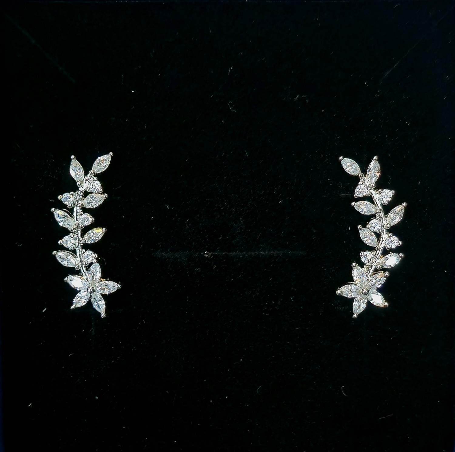 Flower Bunch Leaf Earcuffs - Mayuri Silver House