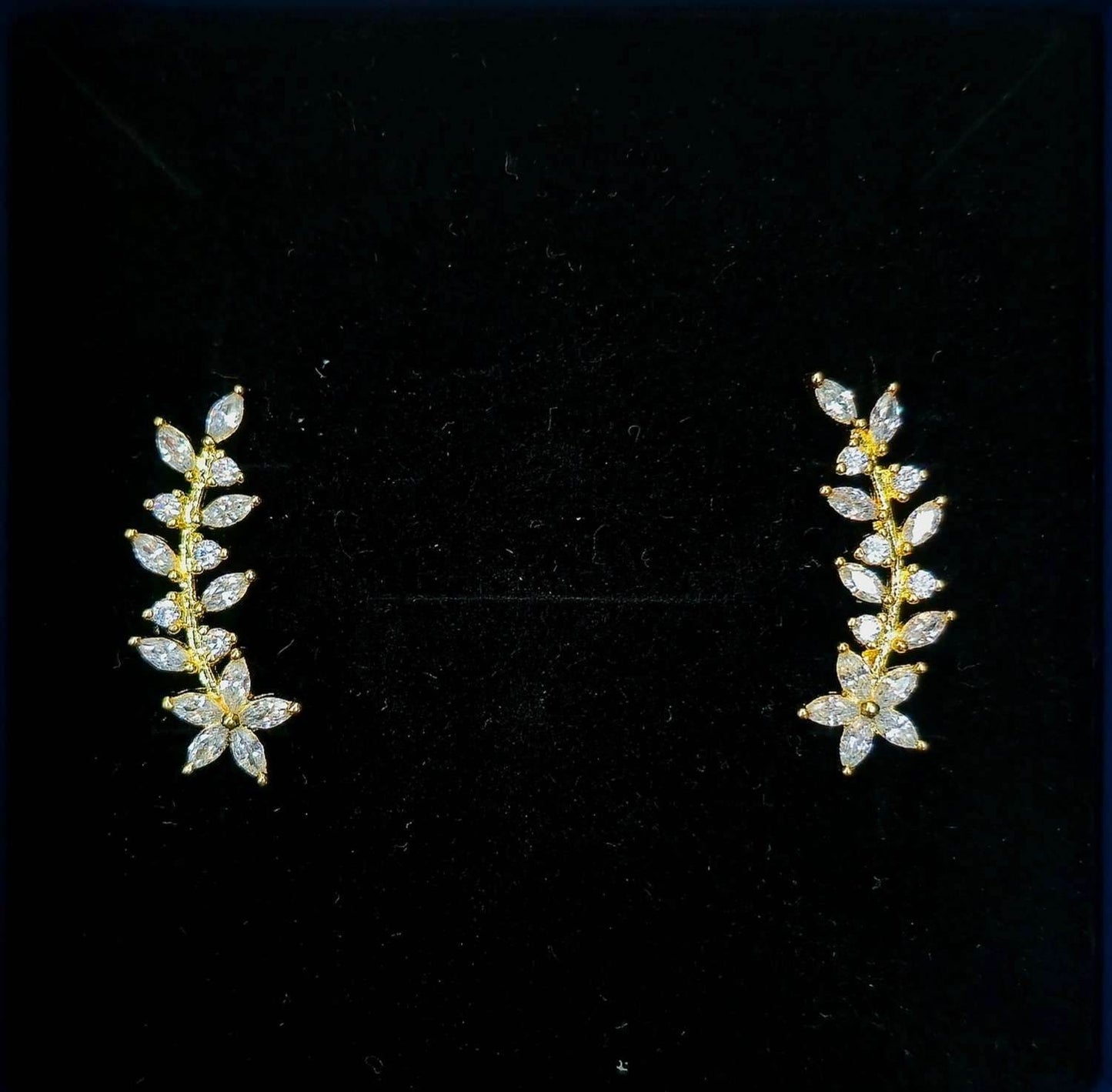 Flower Bunch Leaf Earcuffs - Mayuri Silver House