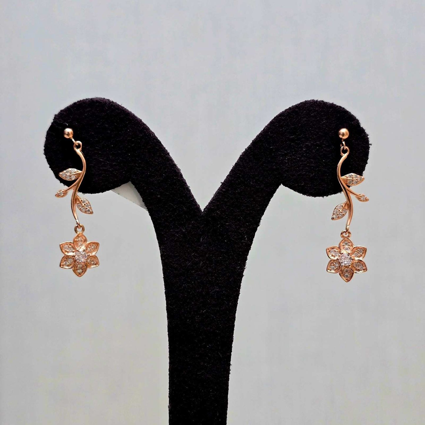 Glimmering Leaf Studs