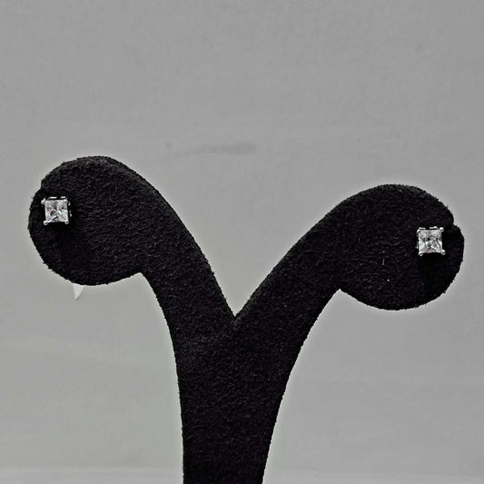 Solitaire Square Studs
