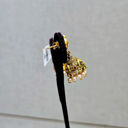 Queen’s Pearl Jhumkis