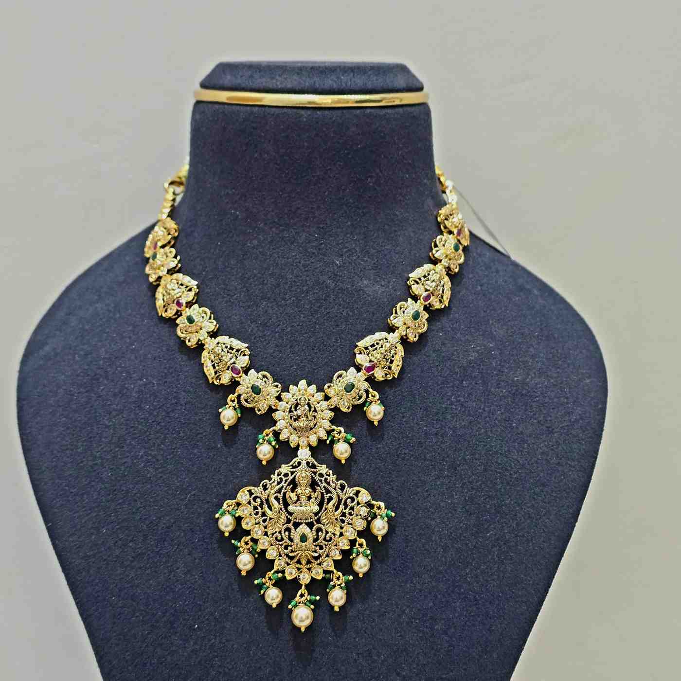Sri Vaibhavi Necklace