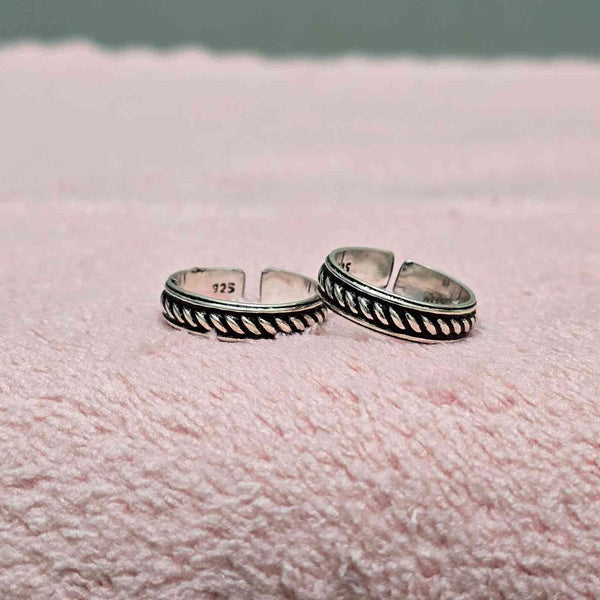 Leaf Braid Toe Ring