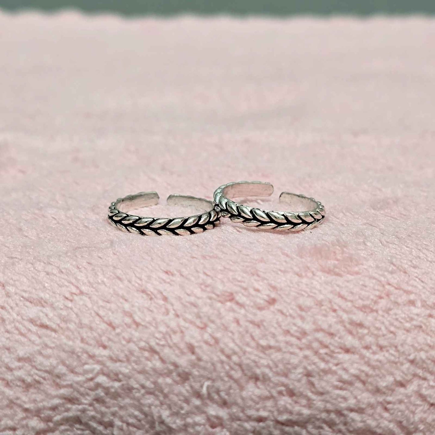 Prakriti Leaf Toe Ring