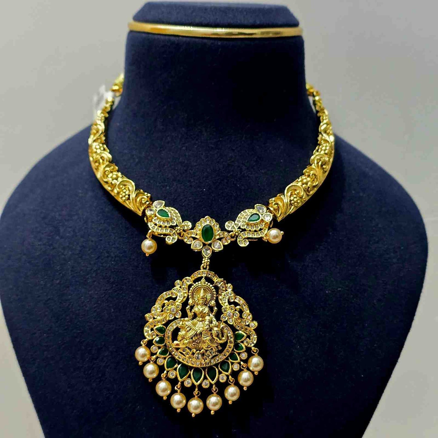 Divya Lakshmi Pearl Haar