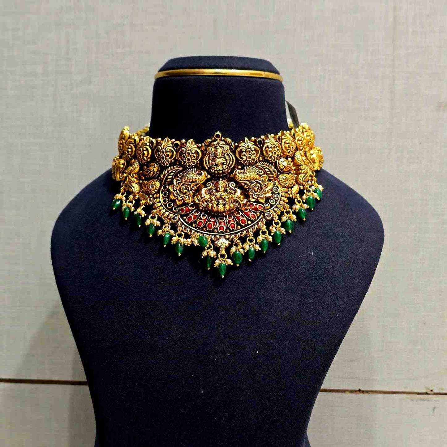 Sri Varalakshmi Temple Choker