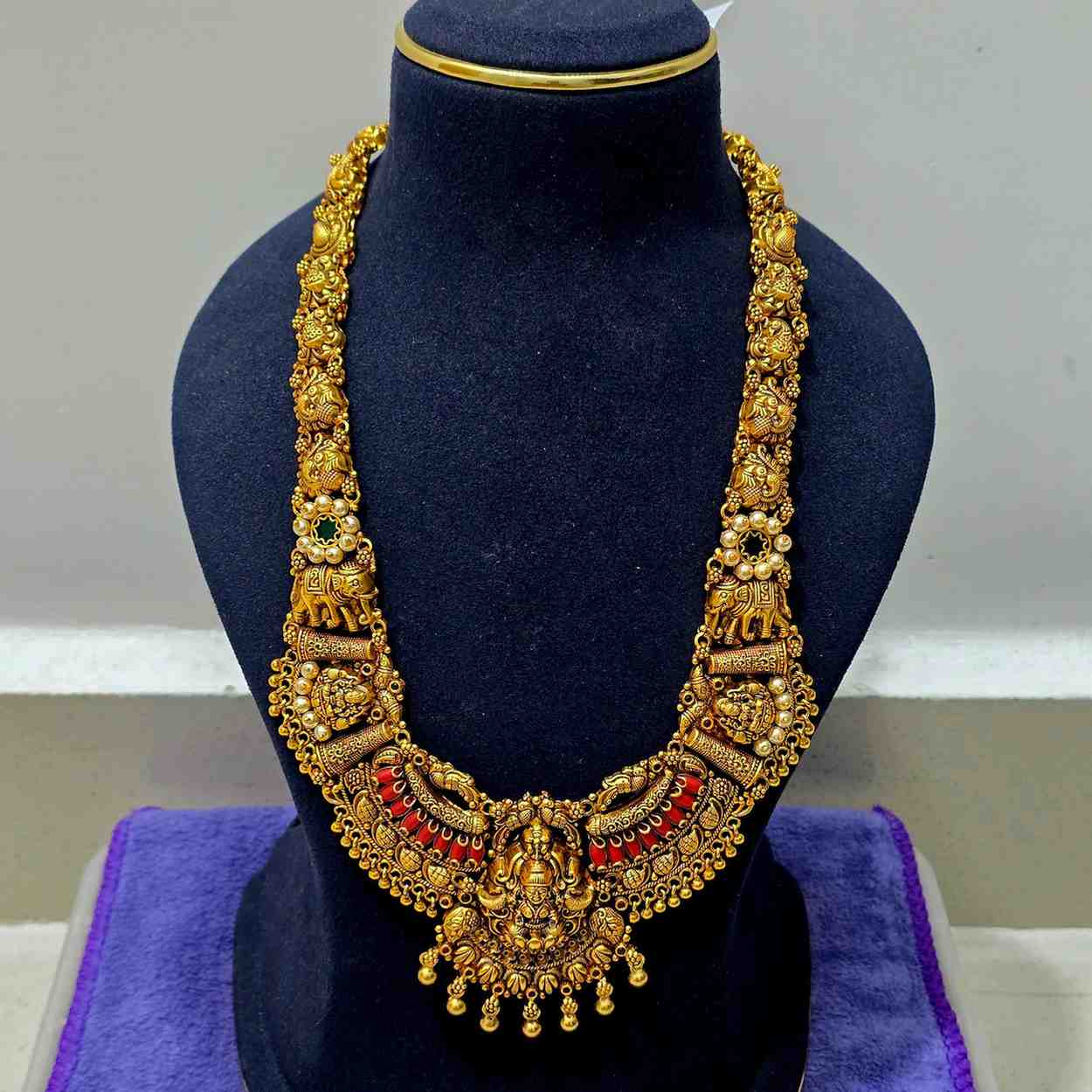 Gaja Lakshmi Mahotsava Necklace