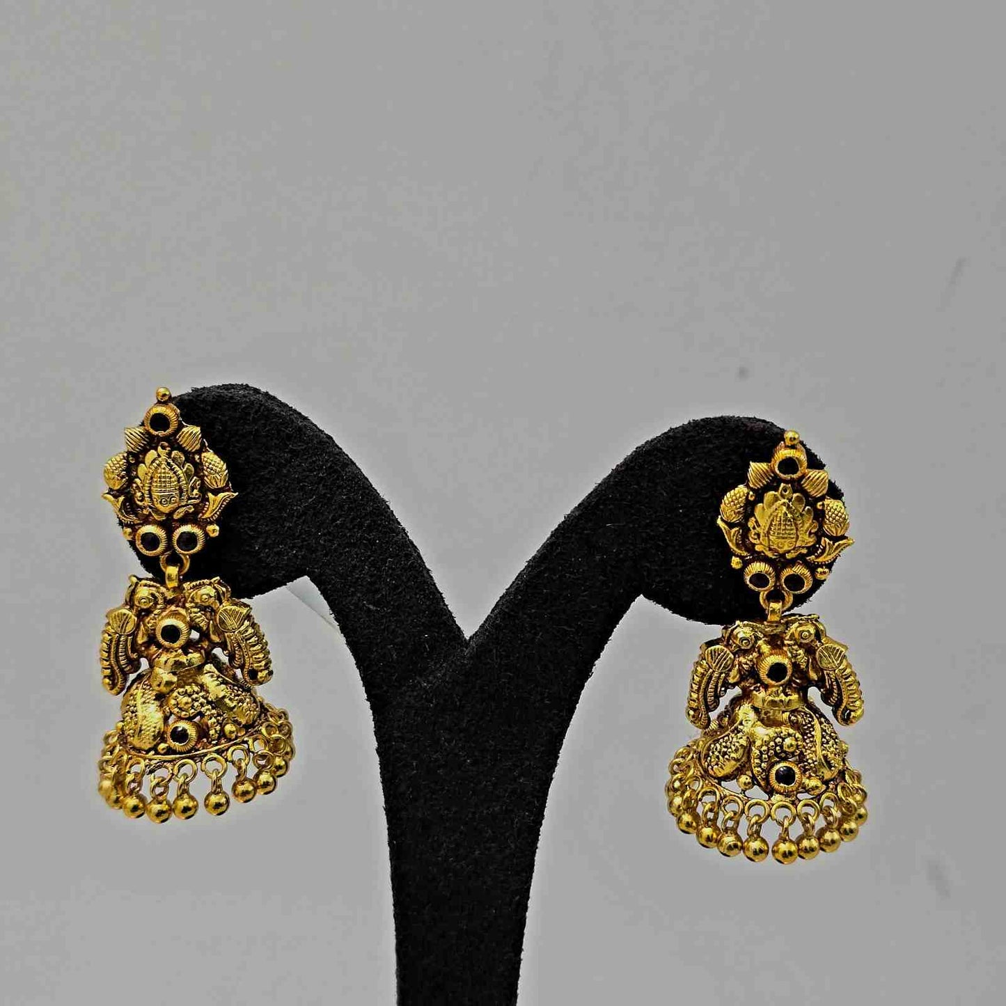 Nidhula Jhumkas