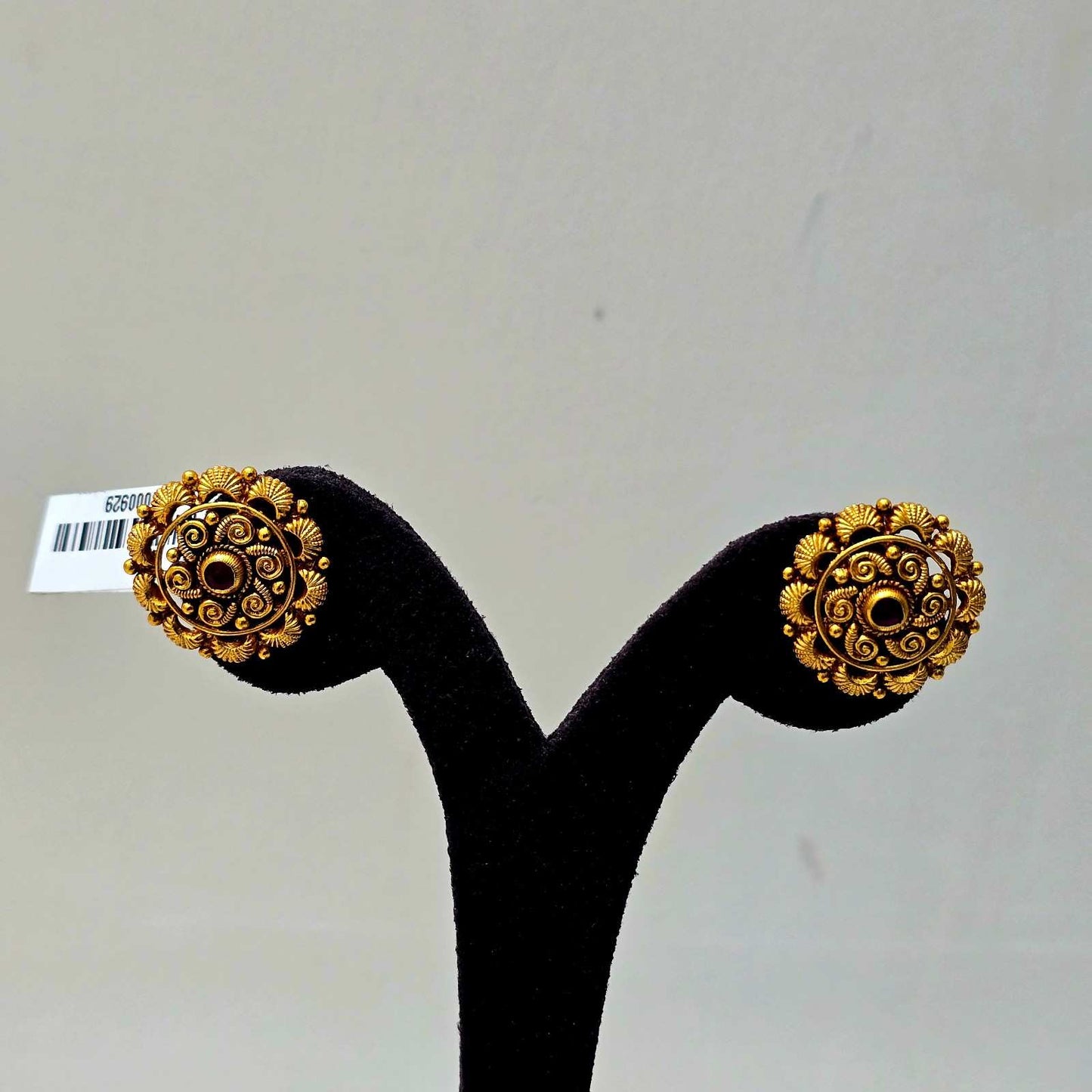 Aarohi  Studs