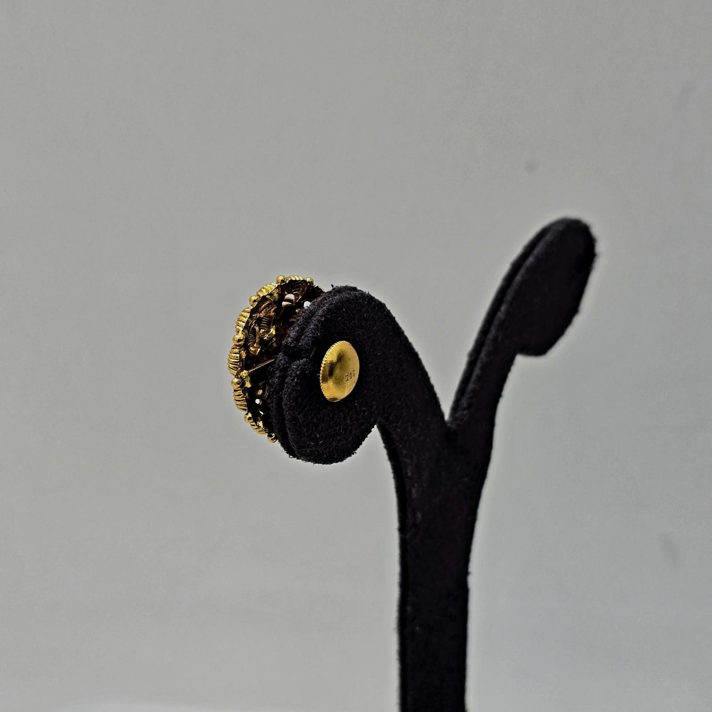 Hiranya  Studs