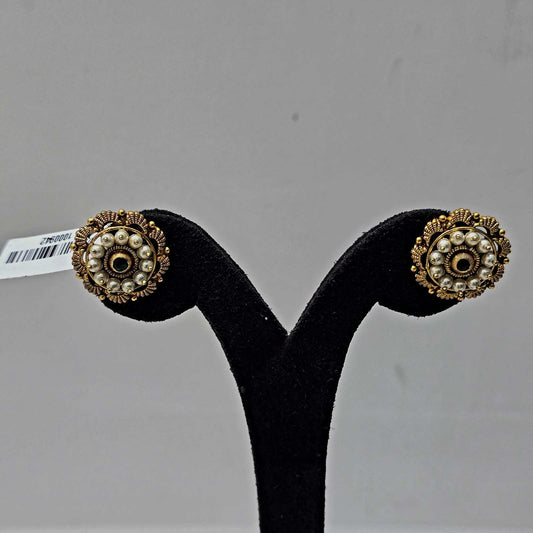 Pracheena Studs