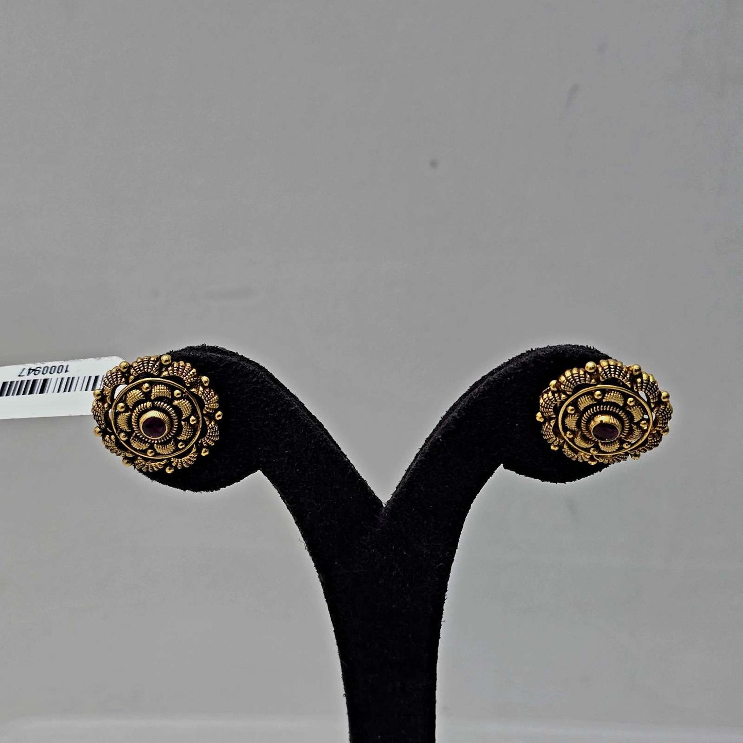 Ratnika Studs