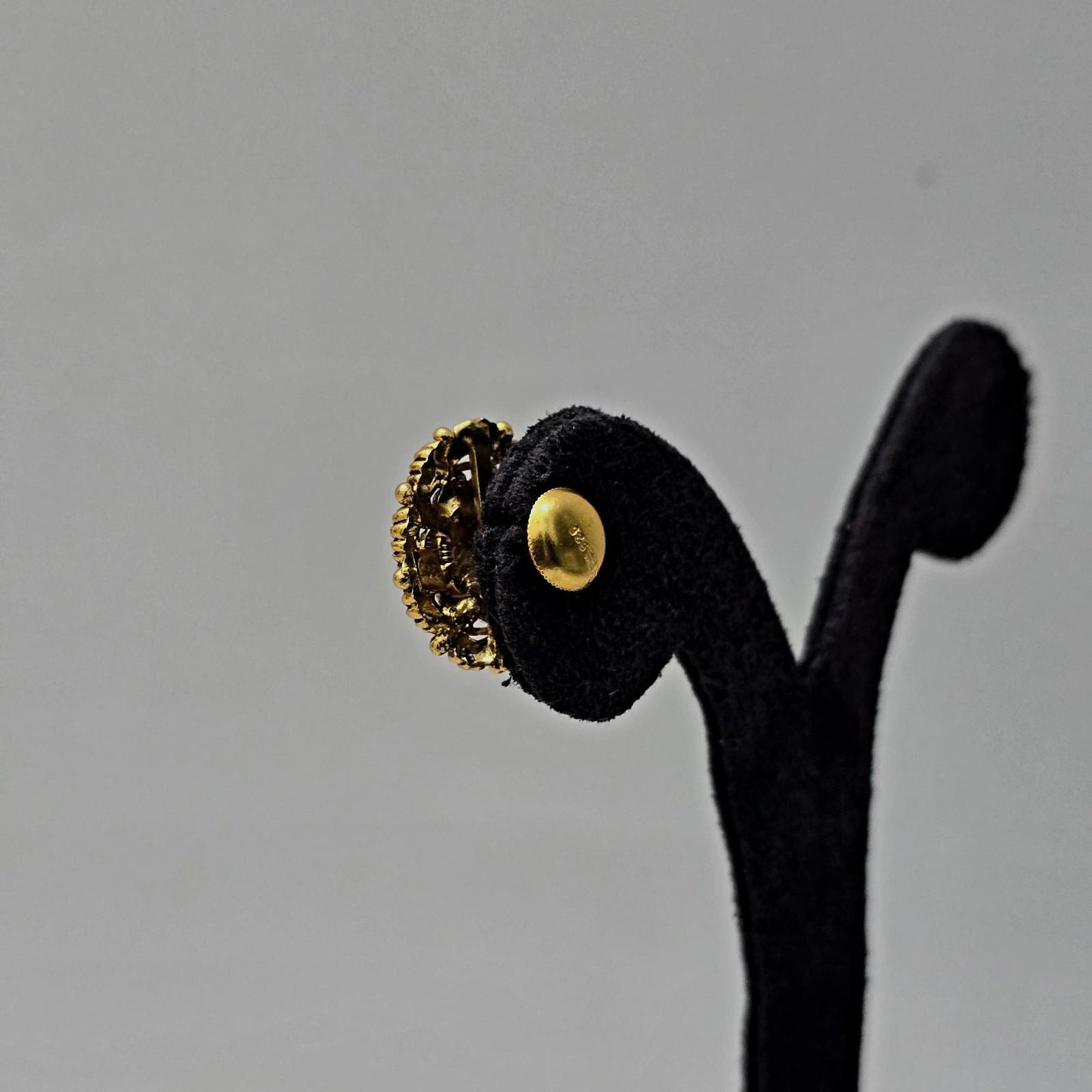 Ratnika Studs