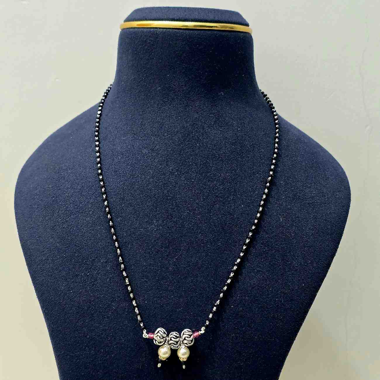 Anvika Black Beads