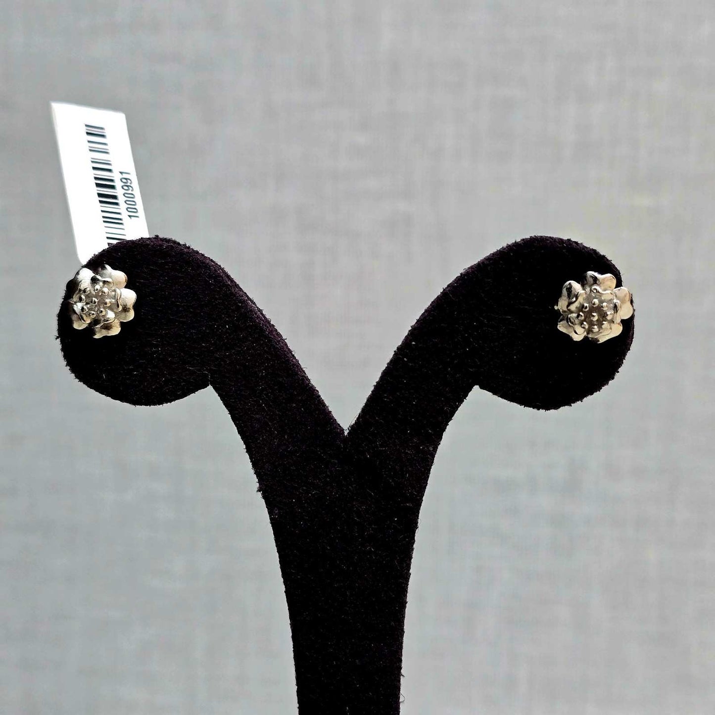 Siri Pushpam Studs