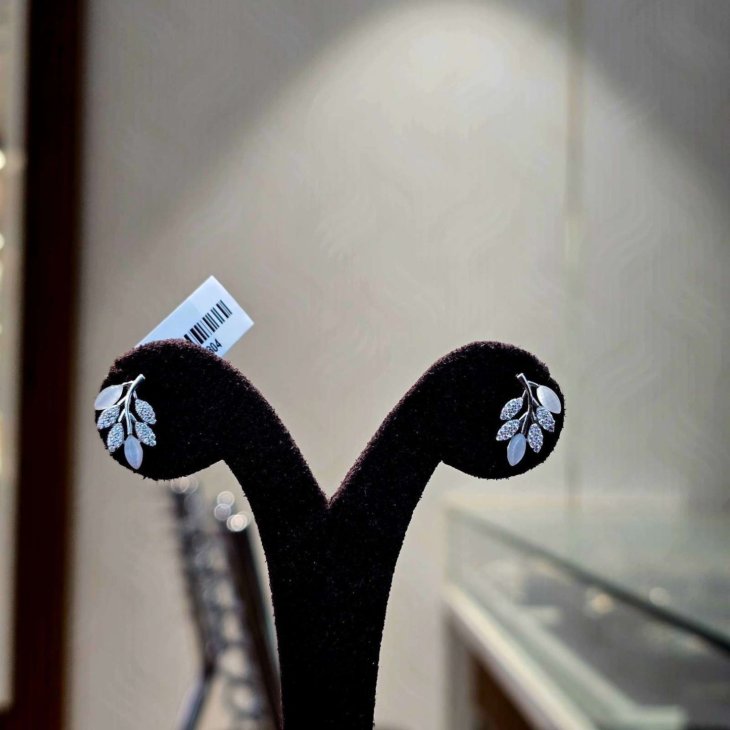 Leaflet Studs