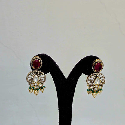 Peacock Grace Moissanite