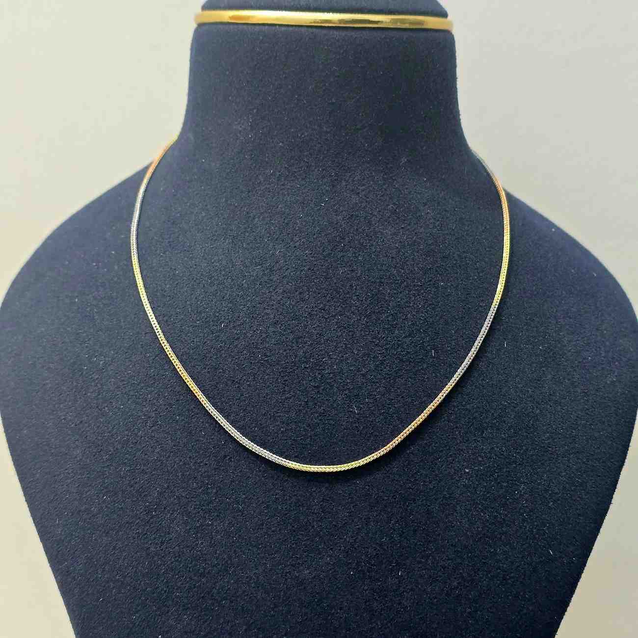 Velora Line Chain
