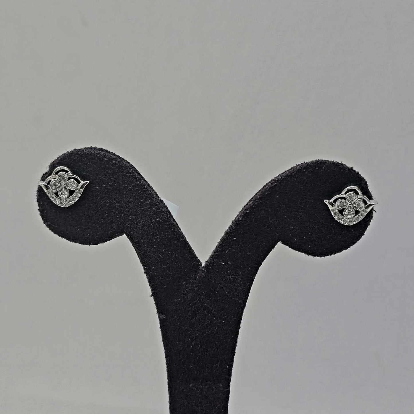 Simple Bloom Studs