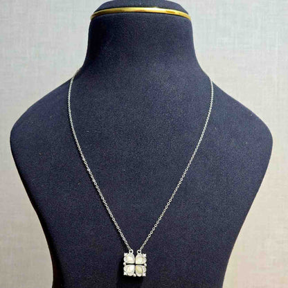 Ivory Paisley Chain