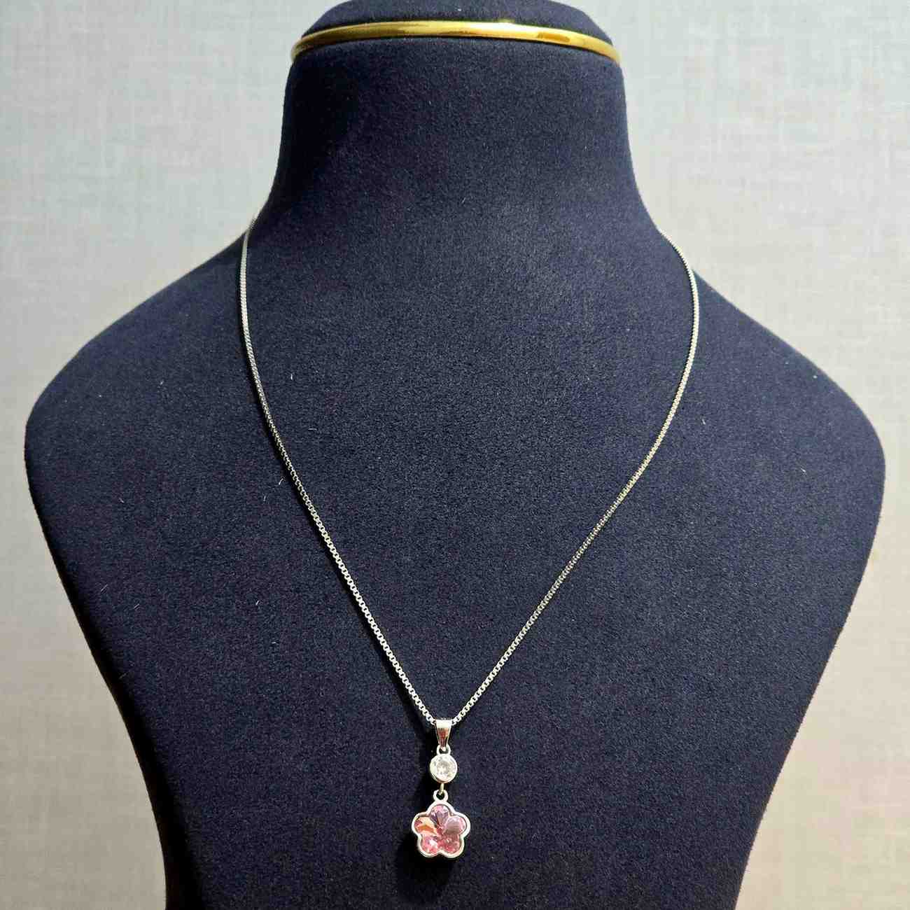 Rose Glow Pendant Chain