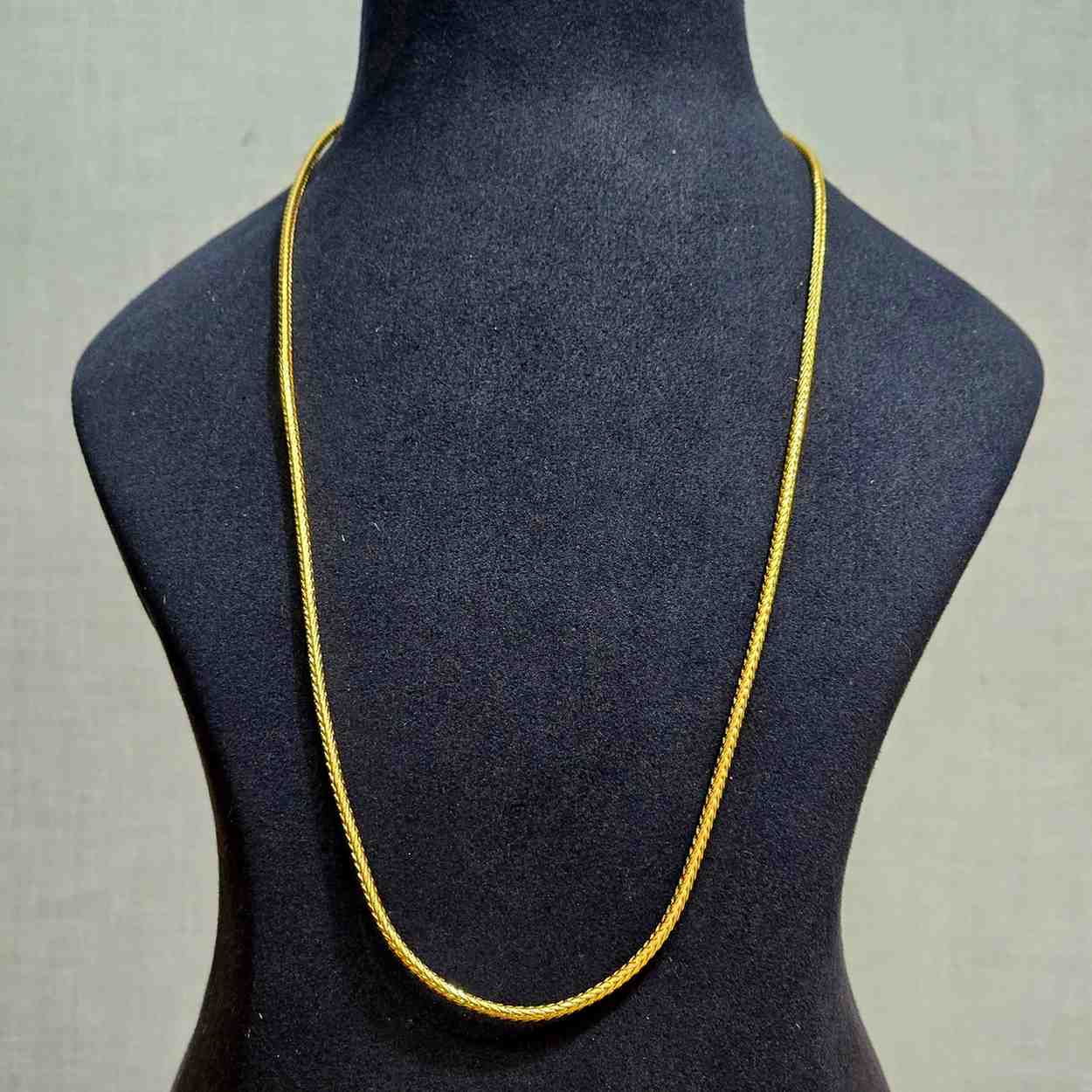 Simple Twist Pustela Tadu