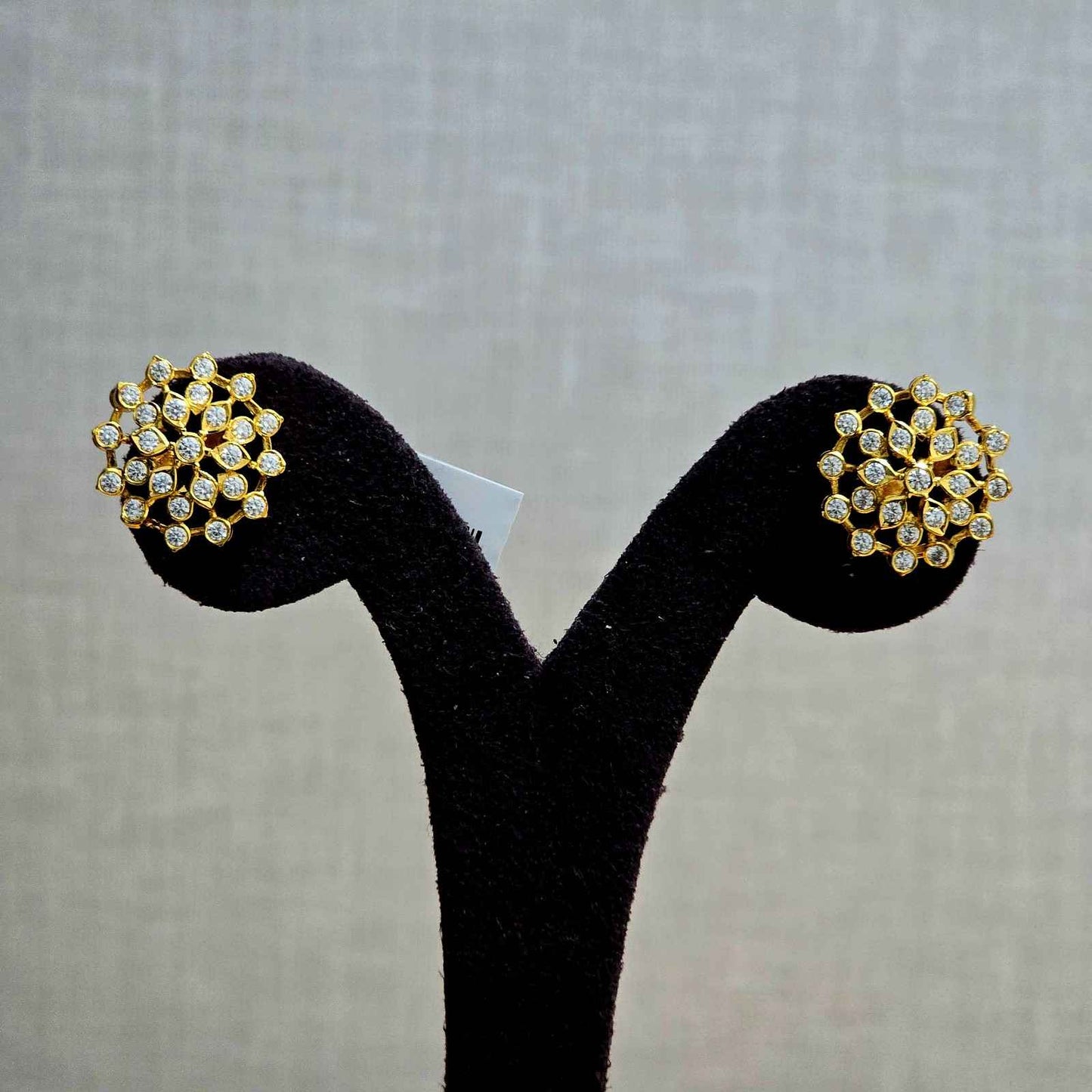 Ratna Pushpa Studs
