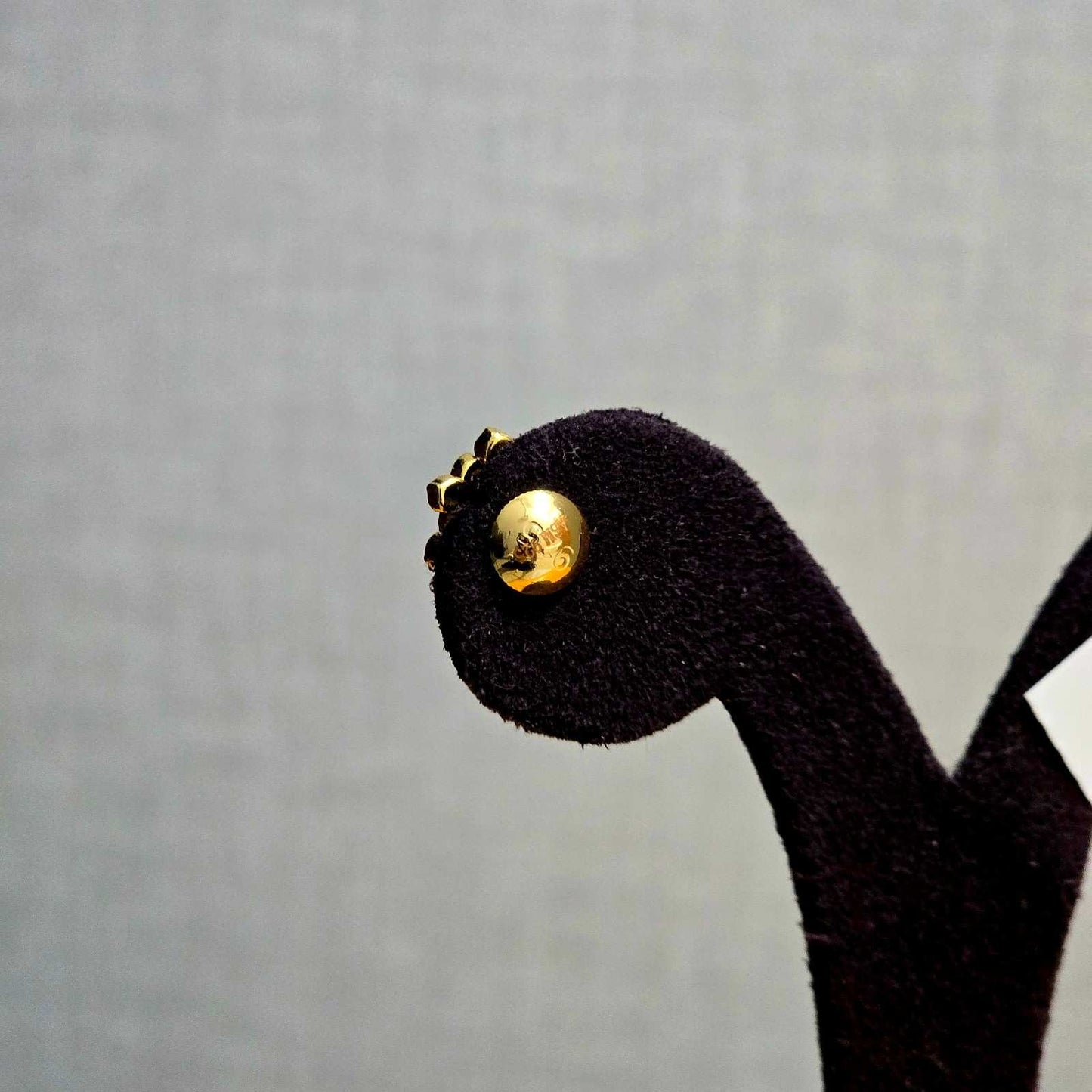 Classic Royal Studs