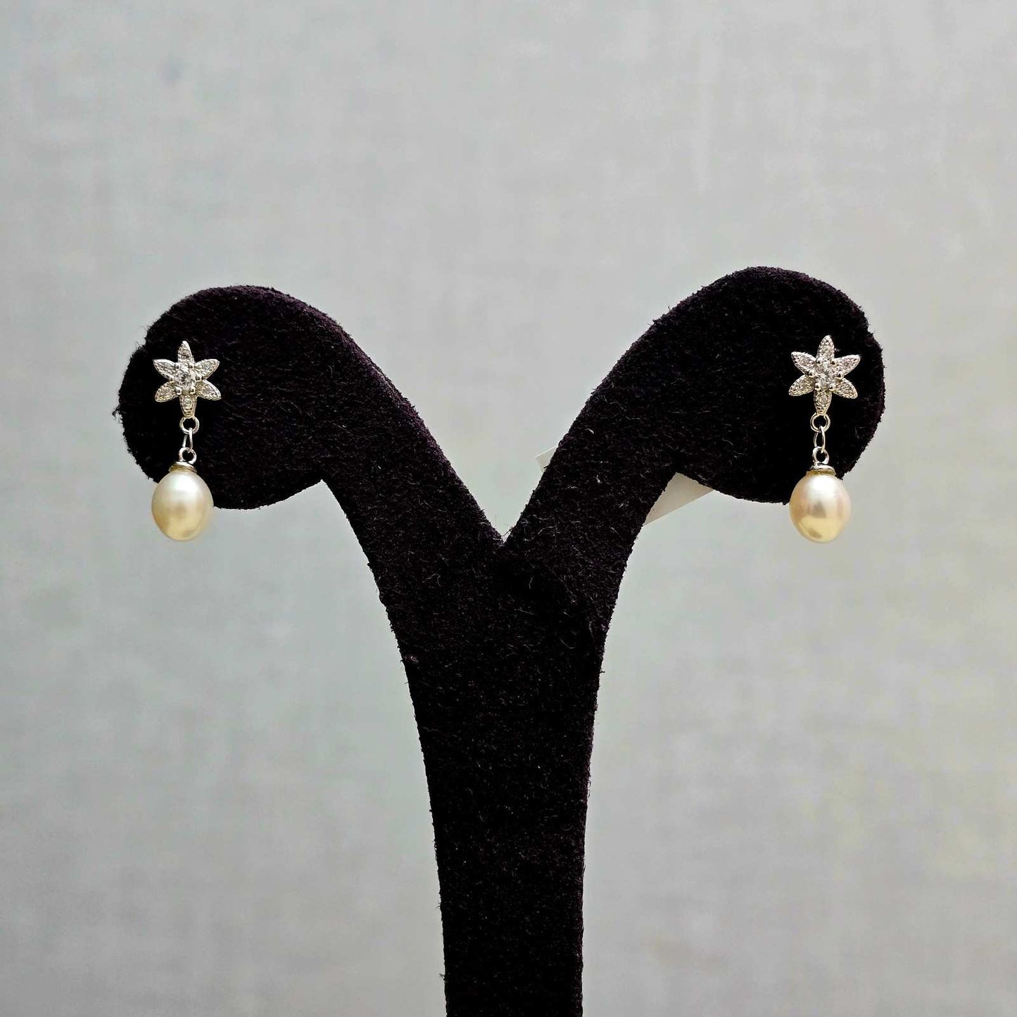 Nova Pearl Earrings