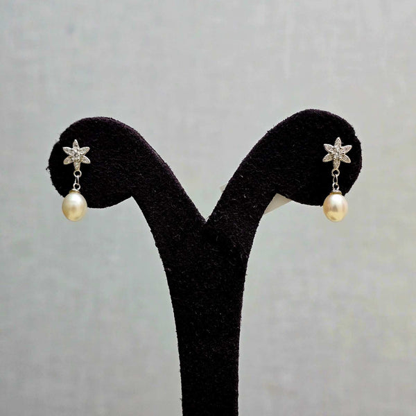 Nova Pearl Earrings