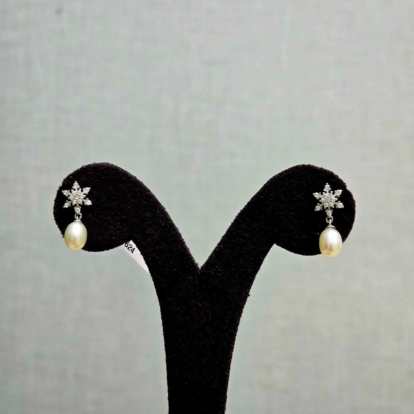 Radiant Star Pearls Earrings
